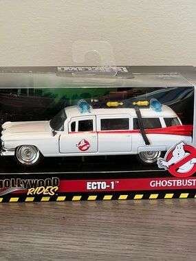 Jada Toys - (Ghostbusters - Ecto-1) - Scale 1/32 -(Diecast) - REDUCED $$$